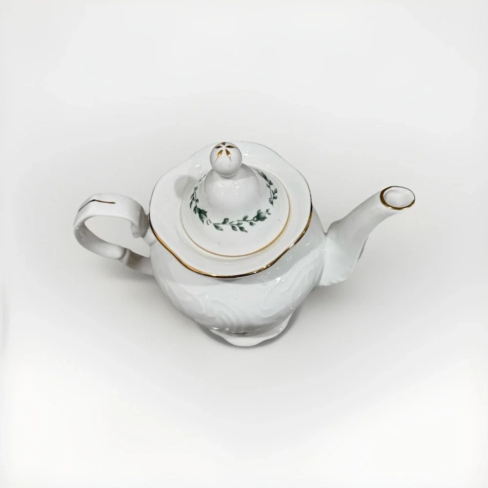 Victorian Rose Coffee Pot by GIBSON DESIGNS. Excellent Condition